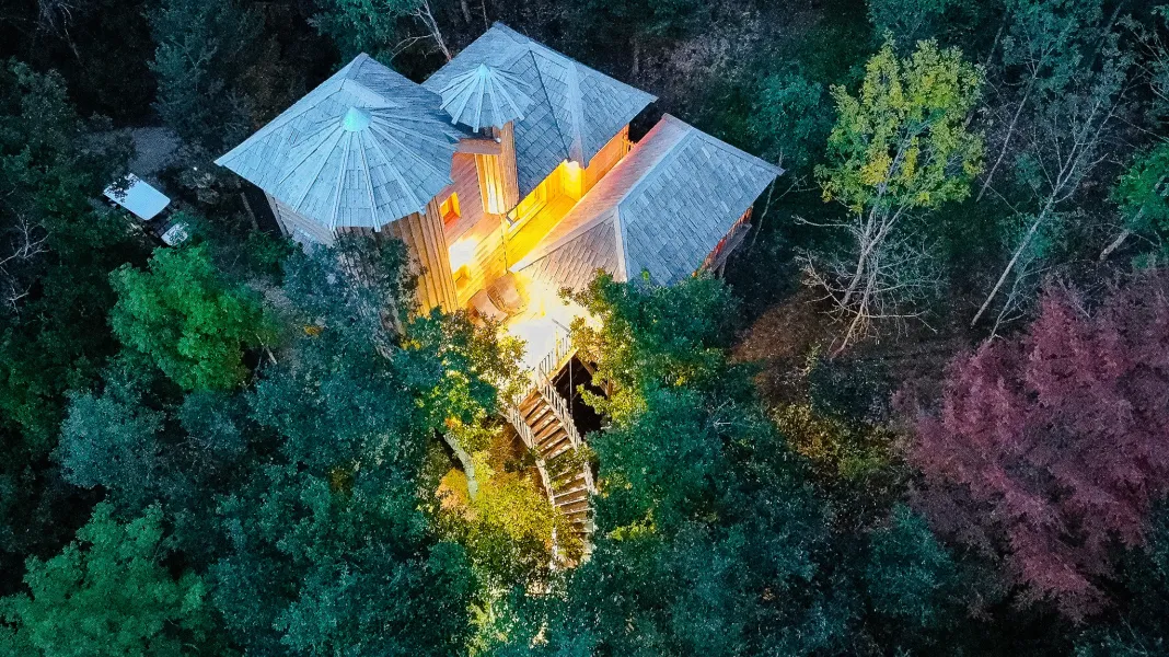 CABANES CHÂTEAUX & SPA LE PEYDÉBÉ